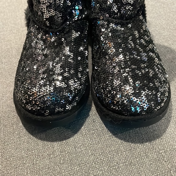 Sonoma Black and Silver Sequins Faux Fur Boots - Picture 3 of 15